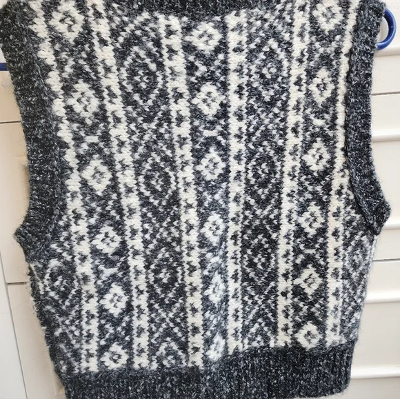Rag & Bone Monochrome Geometric Knit Vest Size Small petite. NWT - Picture 2 of 6